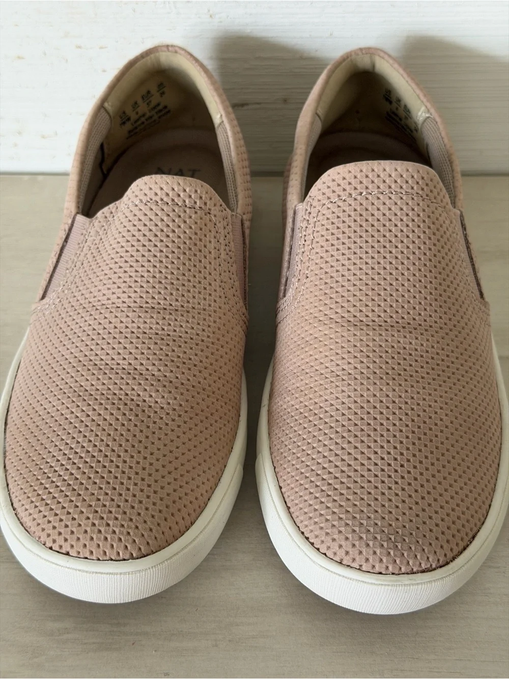 Naturalizer Marianne Leather Slip On Flat Sneakers Women’s Size 7WW Beige NEW
